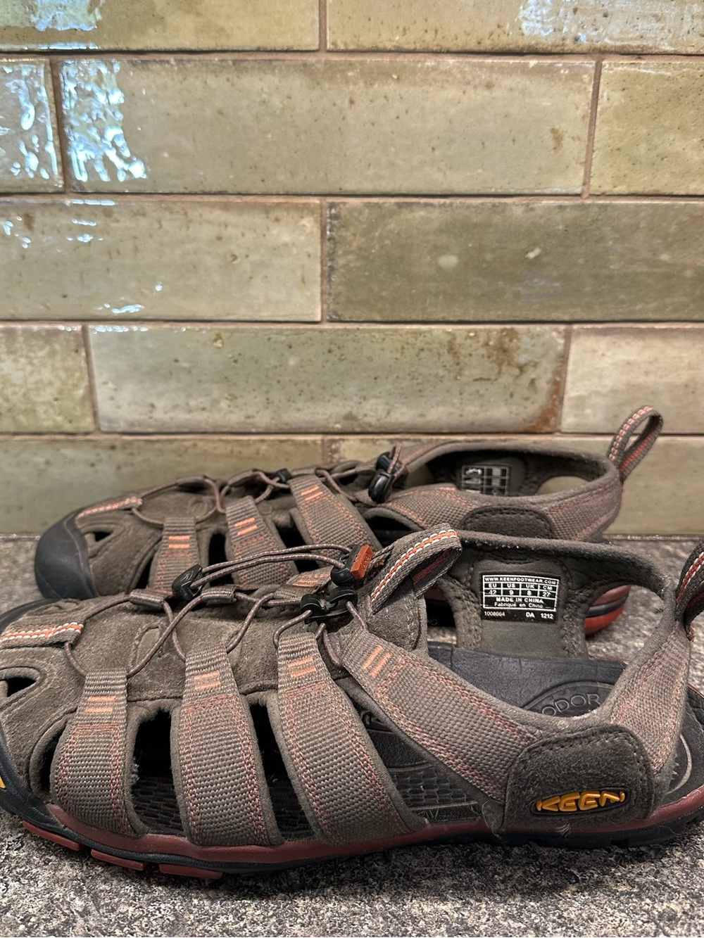 KEEN Men's Brown Clearwater CNX Outdoor Sandals Size 9